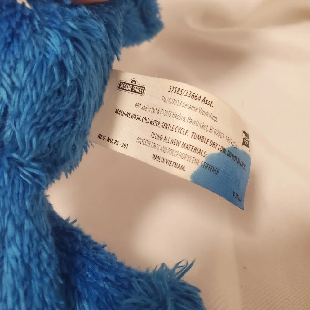 Sesame Street Grover Plush Blue Stuffed Animal Hasbro 37585 8 Inch Toy